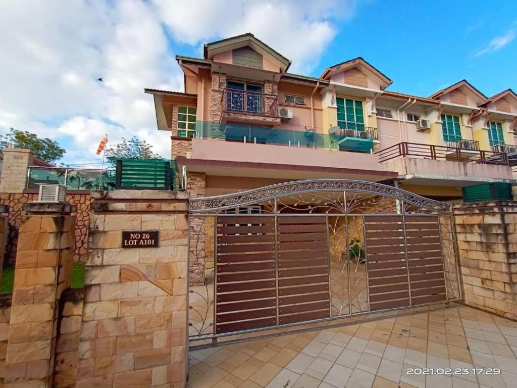 Homestay D' Sepangar Hills Kota Kinabalu Bagian luar foto
